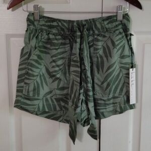 Michael Miller 100 lycell shorts size small